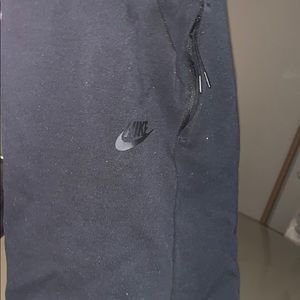 Men Nike shorts black!